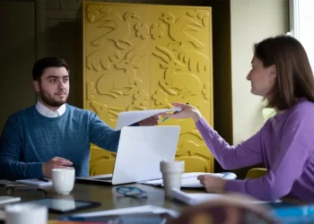 Gestión efectiva de perfiles sociales en Perú