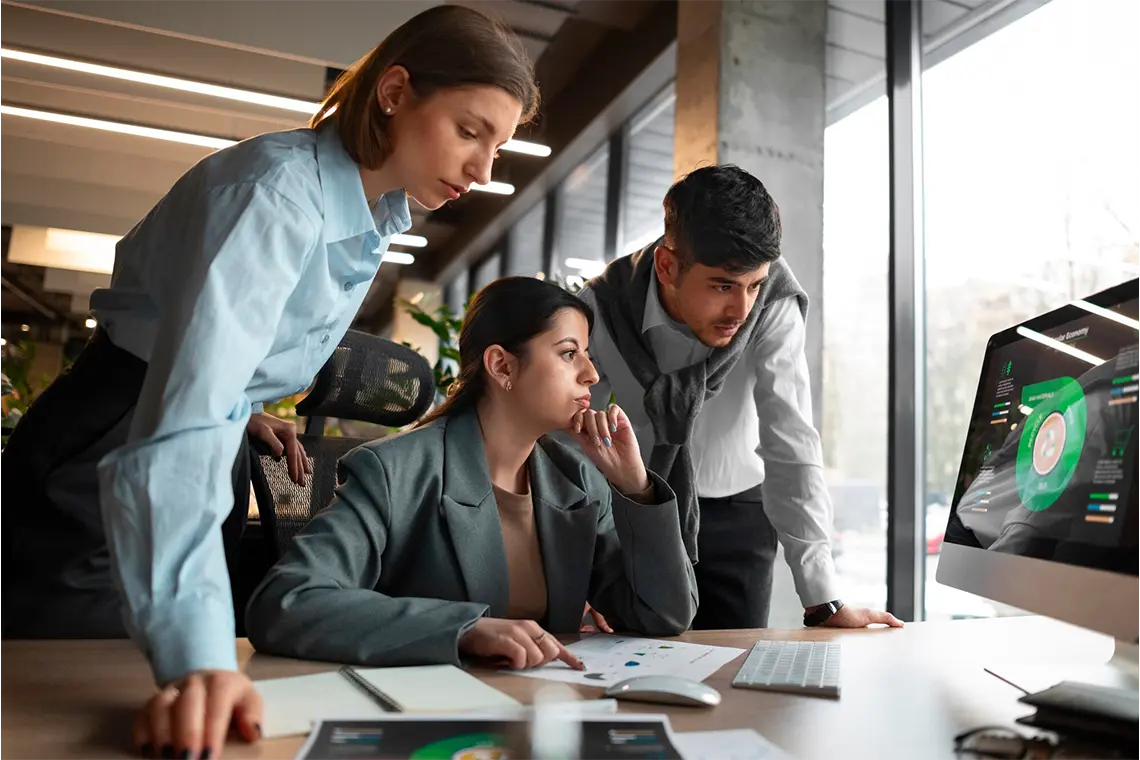 Imagen representativa de la digitalización duradera, con iconos de redes sociales y dispositivos electrónicos.