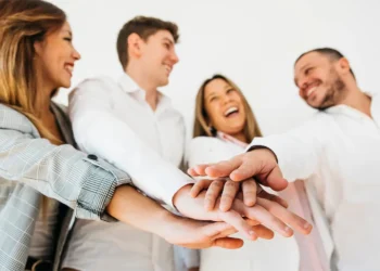 Visualización de Ampay Digital dominando el escenario del marketing con estrategias diseñadas para Arequipa.