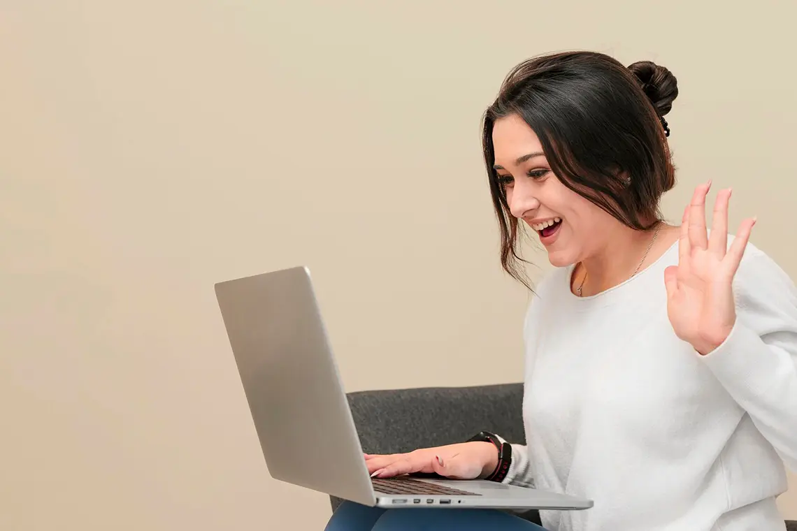 Representación gráfica del éxito empresarial con una marca potenciada por el impulso de Ampay Digital.