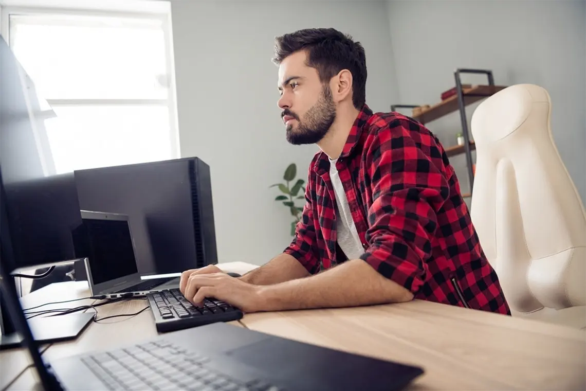 Optimización de imágenes Fotografías de alta calidad optimizadas para web, con elementos relacionados a Perú. Estrategias de optimización técnica para webs peruanas.