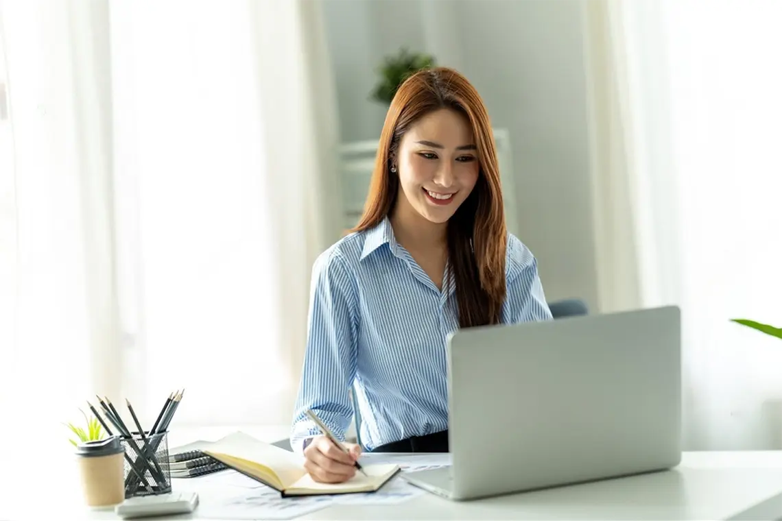 Gráficos que muestran el aumento de seguidores, engagement y ventas. [Promoción local en redes sociales]