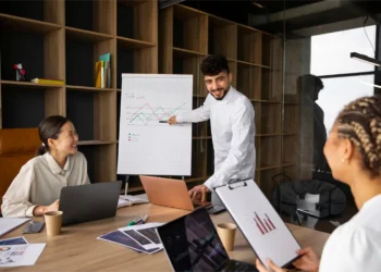 Estrategias SEO revolucionarias para el éxito online con RevolutionSEO