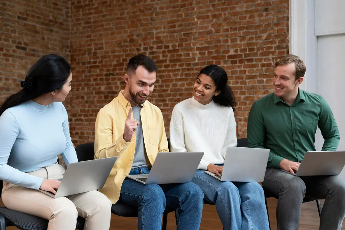 CEO y Marketer Digital Giancarlo Montes de Oca Visualización de flores representando el florecimiento del SEO para un posicionamiento web consistente.